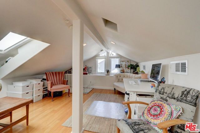 1398 N Serrano Avenue, Los Angeles, CA 90027