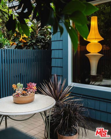 1398 N Serrano Avenue, Los Angeles, CA 90027