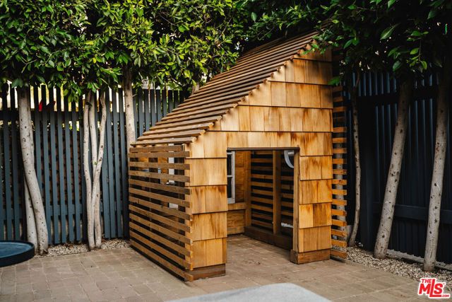 1398 N Serrano Avenue, Los Angeles, CA 90027