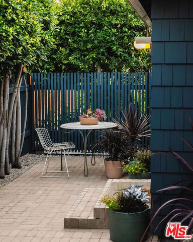 1398 N Serrano Avenue, Los Angeles, CA 90027