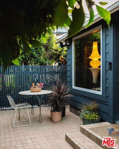1398 N Serrano Avenue, Los Angeles, CA 90027