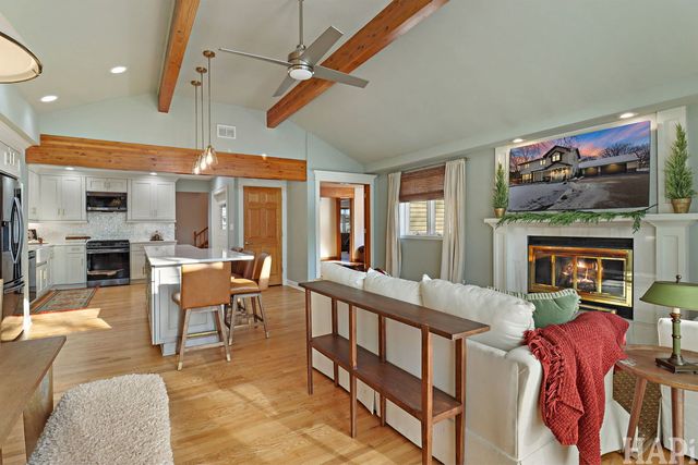 15043 W Buckley Road, Libertyville, IL 60048