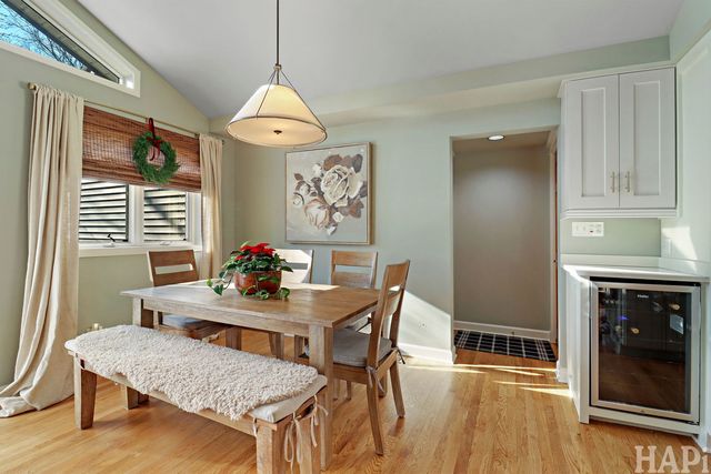 15043 W Buckley Road, Libertyville, IL 60048