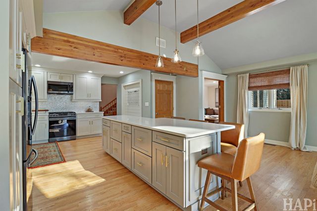 15043 W Buckley Road, Libertyville, IL 60048