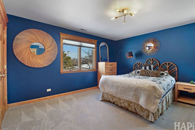 15043 W Buckley Road, Libertyville, IL 60048