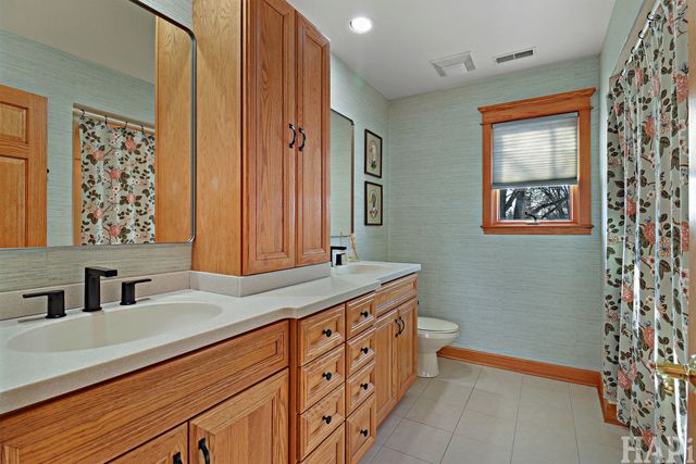 15043 W Buckley Road, Libertyville, IL 60048