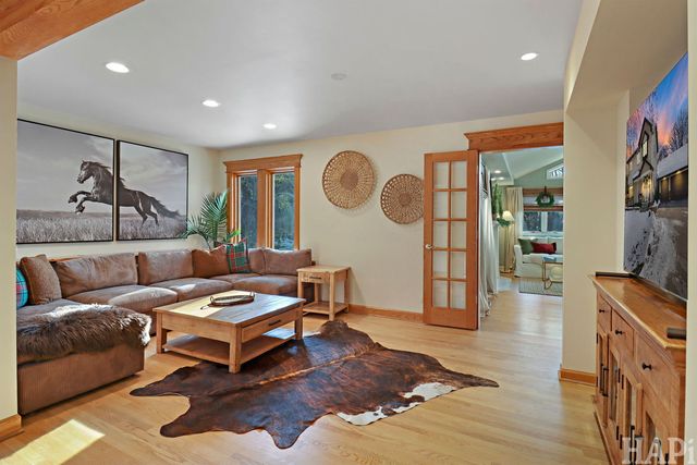 15043 W Buckley Road, Libertyville, IL 60048