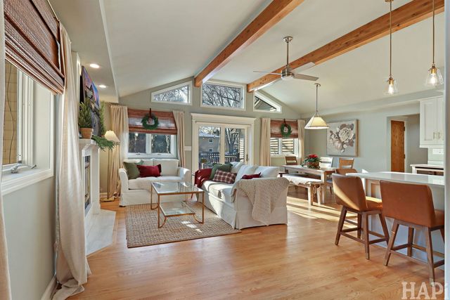 15043 W Buckley Road, Libertyville, IL 60048