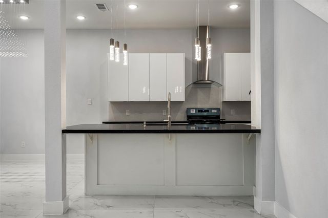 4934 Creekmont Drive, Houston, TX 77091