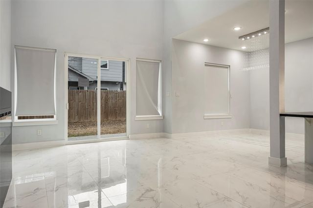 4934 Creekmont Drive, Houston, TX 77091