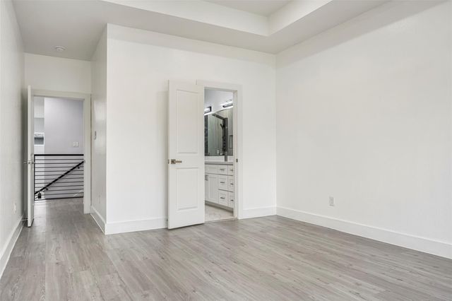 4934 Creekmont Drive, Houston, TX 77091