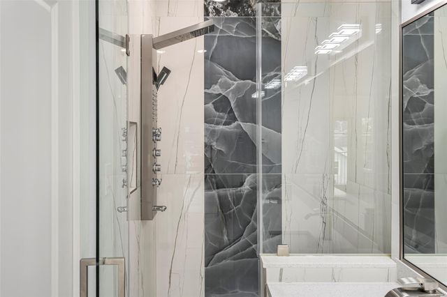 4934 Creekmont Drive, Houston, TX 77091