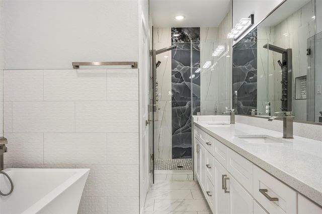 4934 Creekmont Drive, Houston, TX 77091