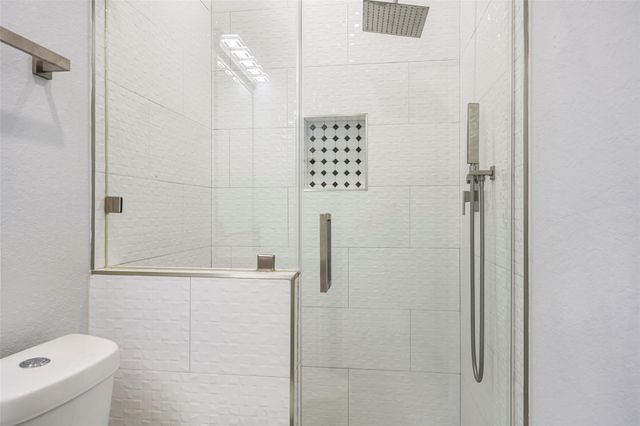 4934 Creekmont Drive, Houston, TX 77091