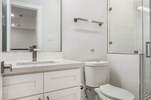 4934 Creekmont Drive, Houston, TX 77091