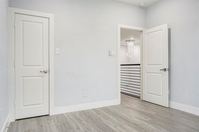 4934 Creekmont Drive, Houston, TX 77091