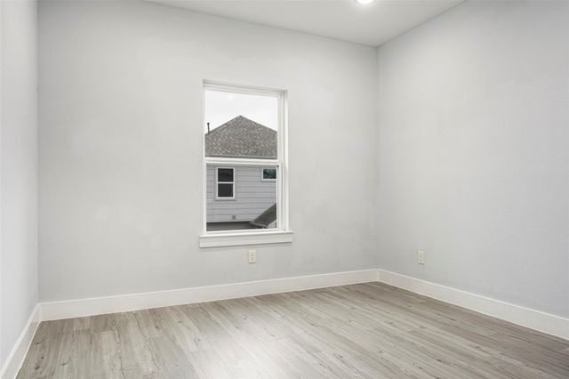 4934 Creekmont Drive, Houston, TX 77091