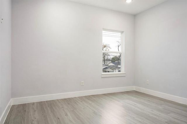 4934 Creekmont Drive, Houston, TX 77091