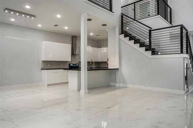 4934 Creekmont Drive, Houston, TX 77091