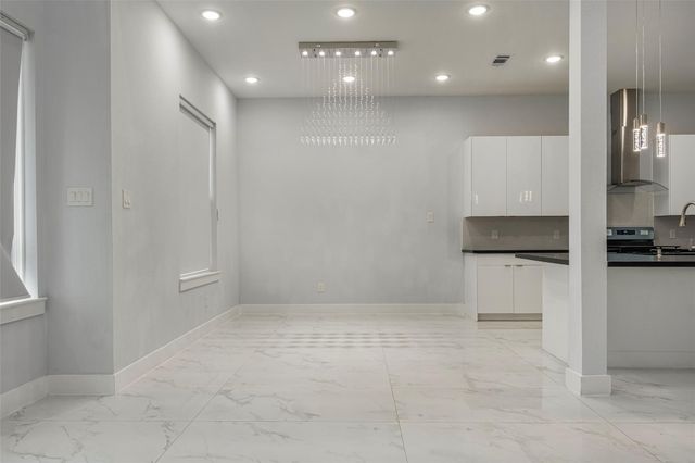 4934 Creekmont Drive, Houston, TX 77091