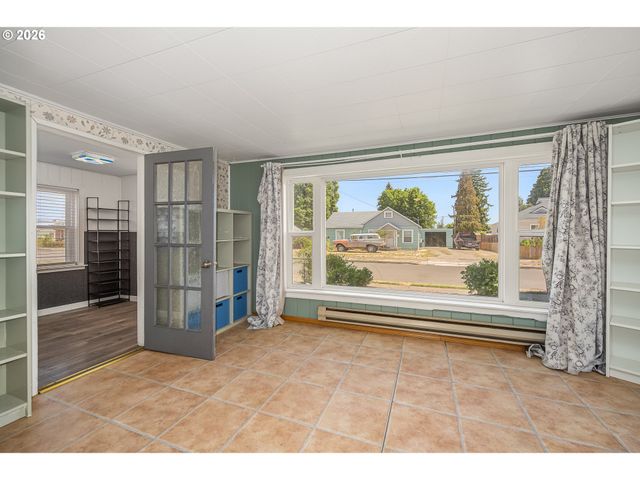 204 19TH St, Springfield, OR 97477