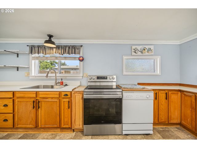 204 19TH St, Springfield, OR 97477