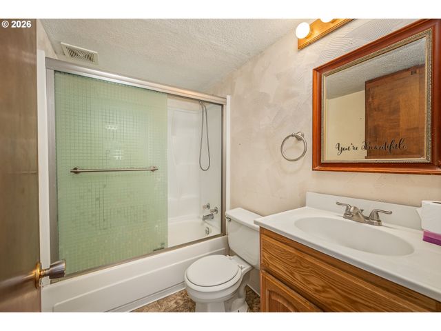 204 19TH St, Springfield, OR 97477
