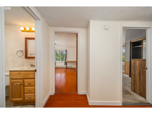 204 19TH St, Springfield, OR 97477
