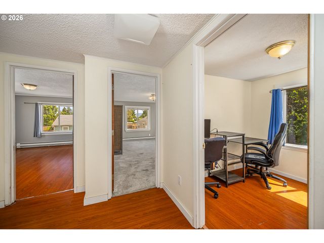 204 19TH St, Springfield, OR 97477
