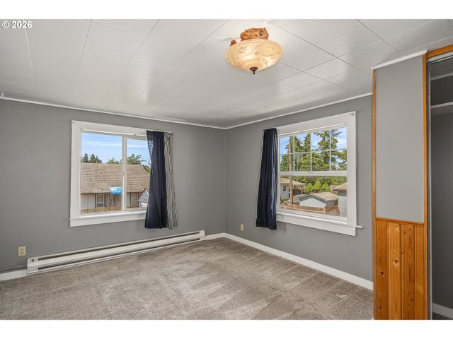 204 19TH St, Springfield, OR 97477