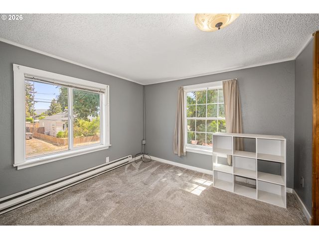 204 19TH St, Springfield, OR 97477