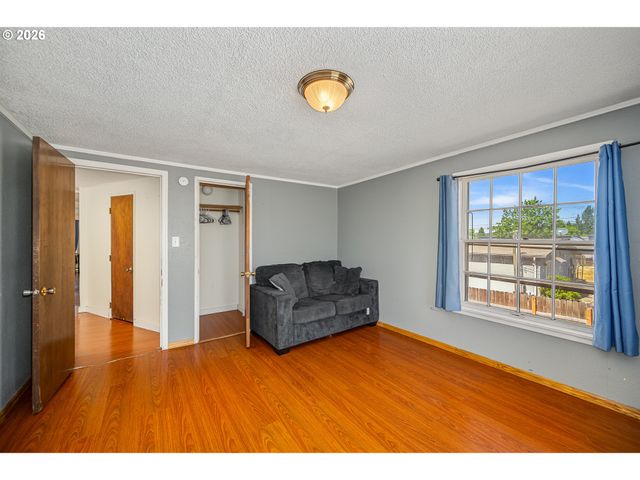 204 19TH St, Springfield, OR 97477