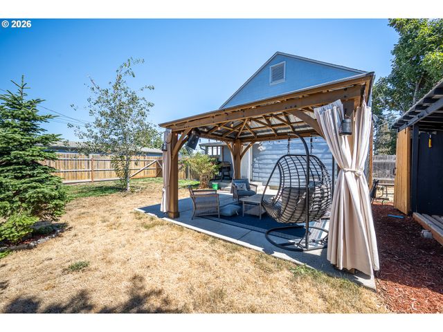 204 19TH St, Springfield, OR 97477
