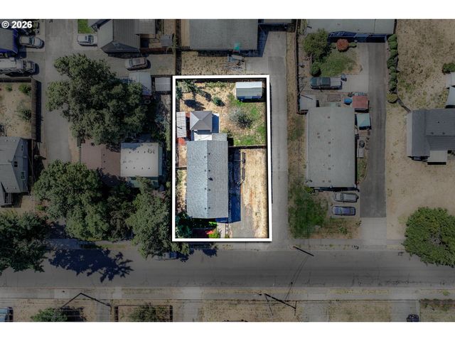 204 19TH St, Springfield, OR 97477
