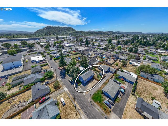 204 19TH St, Springfield, OR 97477