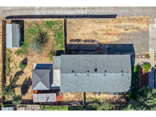 204 19TH St, Springfield, OR 97477