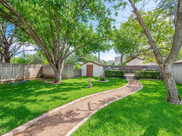 1810 Summer Rain DR, Cedar Park, TX 78613