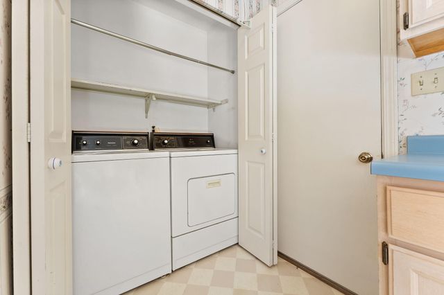 823 Spruce Lane, Schererville, IN 46375