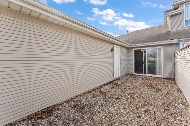 823 Spruce Lane, Schererville, IN 46375