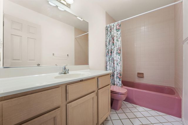 823 Spruce Lane, Schererville, IN 46375