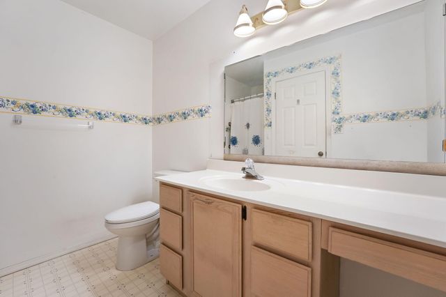 823 Spruce Lane, Schererville, IN 46375