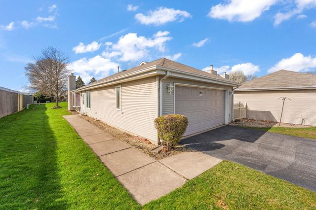 823 Spruce Lane, Schererville, IN 46375