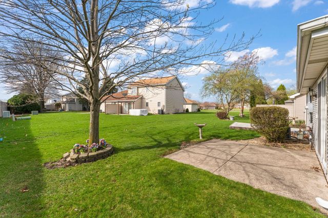 823 Spruce Lane, Schererville, IN 46375