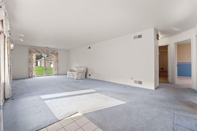 823 Spruce Lane, Schererville, IN 46375