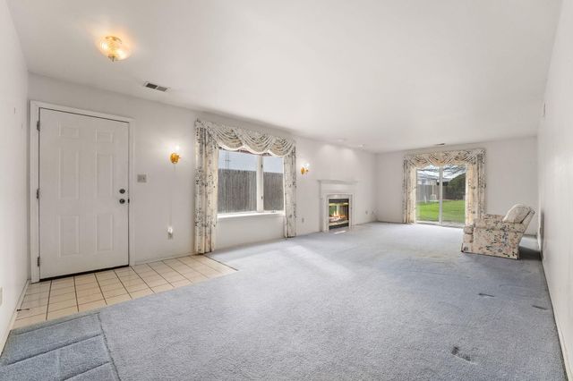 823 Spruce Lane, Schererville, IN 46375