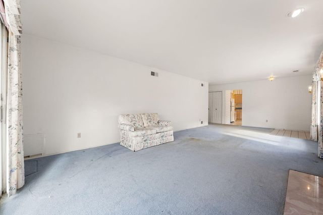 823 Spruce Lane, Schererville, IN 46375