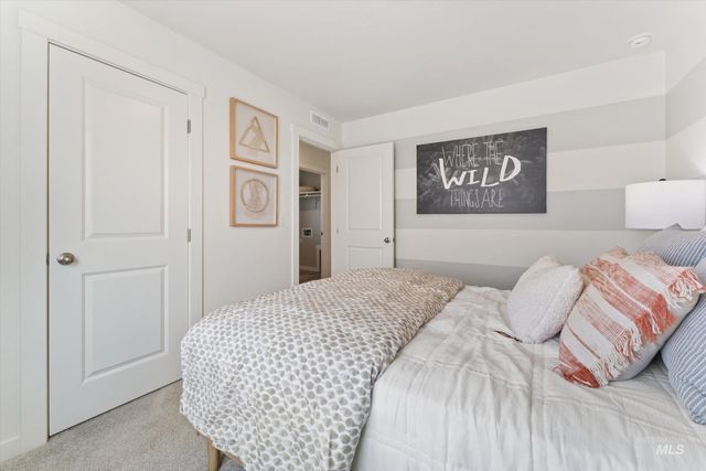 7925 E Beaufort St, Nampa, ID 83687