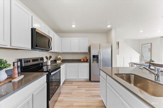 7925 E Beaufort St, Nampa, ID 83687