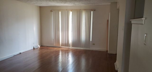 2400 E 103rd Street B, Chicago, IL 60617