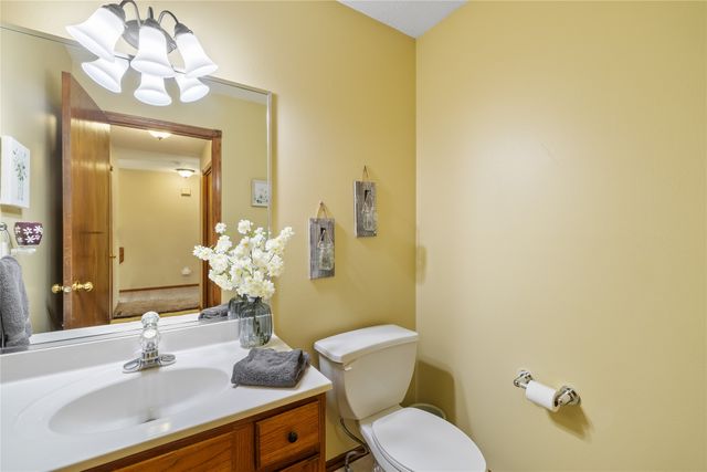 15164 Hawthorn Drive, Clive, IA 50325